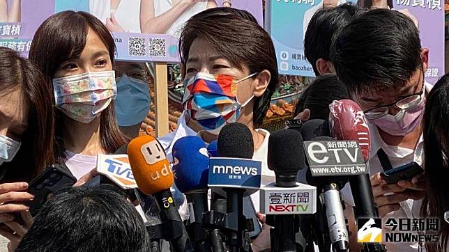 針對沈慧虹遭爆料「求官」一說，曾任台北市副市長的黃珊珊則為其緩頰，強調只是私下友人會面，不需要進行政治操作。