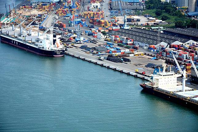 The file photo, taken on April 9, 2020, shows the Dar es Salaam Port undergoing upgrading of port berths 1 to 7 in Dar es Salaam, Tanzania. (Xinhua)