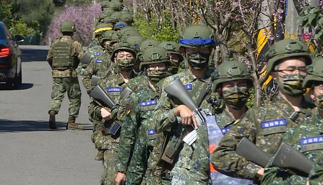 朋友當兵「脫口1福利」他羨慕：會不會太爽？過來人點頭：不輸外面…