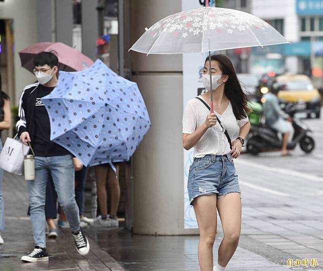 颱風「杜蘇芮」來勢洶洶，氣象局已在25日下午發布陸上颱風警報。(資料照)