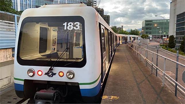 通勤族惡夢「地獄車廂」再度開啟！一票網淚喊「逃不了」：夏天簡直是崩潰