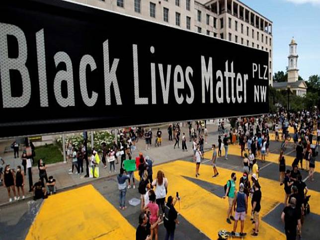 「黑人的命也是命」3非裔女性發起獲迴響　單膝跪地成象徵