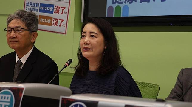 民進黨團幹事長吳思瑤並未正面回應「挺戒嚴文」相關始末，僅說刪文已表達立場。 圖：讀者提供