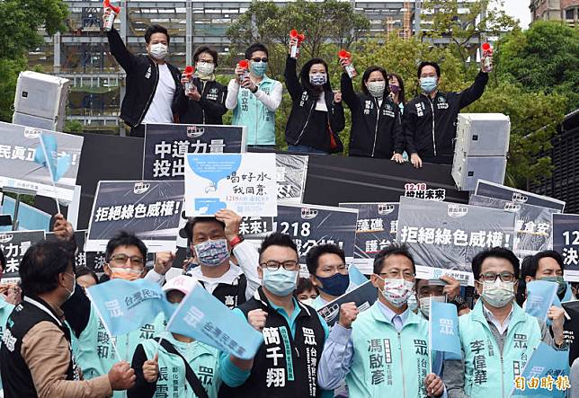 台灣民眾黨舉辦「『護藻礁 護食安 護台灣』民主戰車公投全台宣講起跑」記者會。(記者廖振輝攝)
