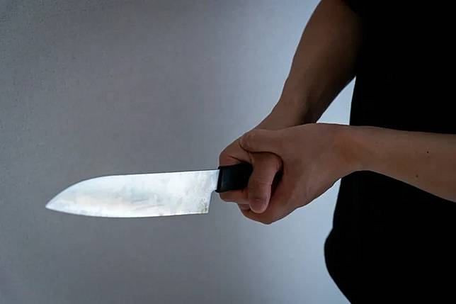 嫌犯走上路上隨機砍死女高中生。示意圖／PhotoAC
