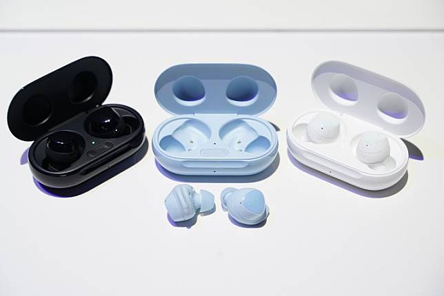 【新聞照片2】Galaxy Buds<u>Galaxy Buds</u>支援Qi無線充電，充電3分鐘即再創1小時續航力.JPG