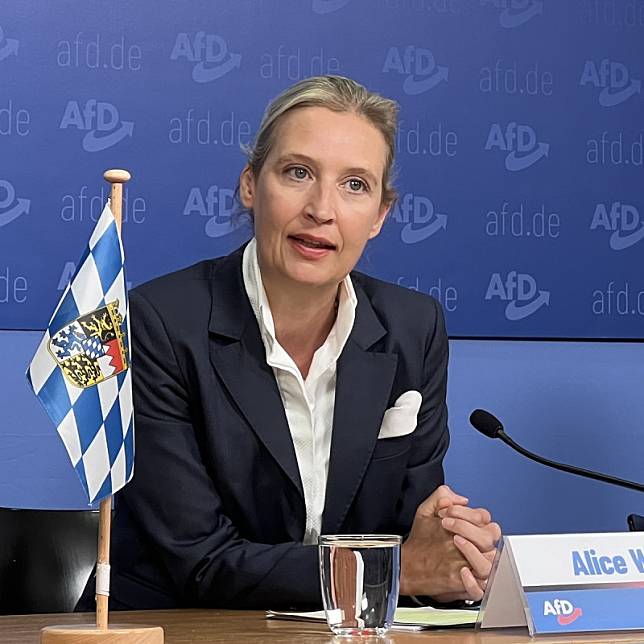 德國極右派政黨「另類選擇黨」（AfD)黨主席魏德爾表態，若該黨執政，將推動「英國式的脫歐公投」，她並稱讚英國 4 年前的決定是「完全正確的」。 圖：取自「X」@Alice_Weidel（資料照）