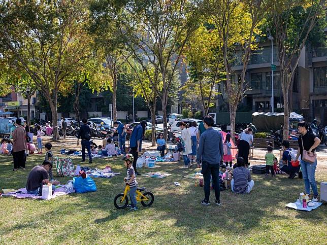 台中市立圖書館訂11月23日下午在北屯區四張犁農村公園，推出生活好書福市集，鼓勵閱讀，也鼓勵二手好物交換。（圖：中市府提供）