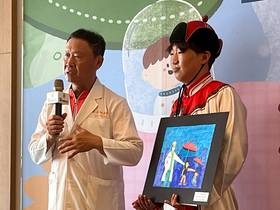 林口長庚紀念醫院顱顏研究中心主任羅綸洲表示，多次幫TOM進行手術，目前外觀已經看不太出來。記者廖靜清／攝影