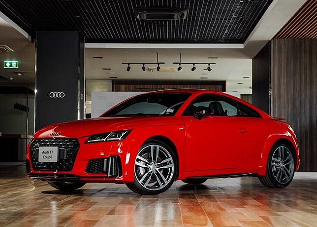 Audi TT Coupe-RED-01