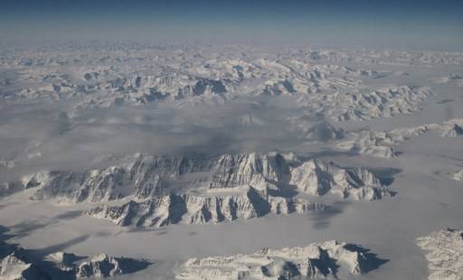 นักวิทยาธารน้ำแข็ง เริ่มคำนวนระยะเวลาที่น้ำแข็งกรีนแลนด์ละลายอีกครั้งแล้ว Handout / NASA / AFP