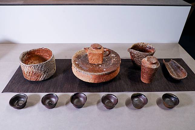 梨木製陶所的「柴燒茶席」，保留大自然的原始感。
