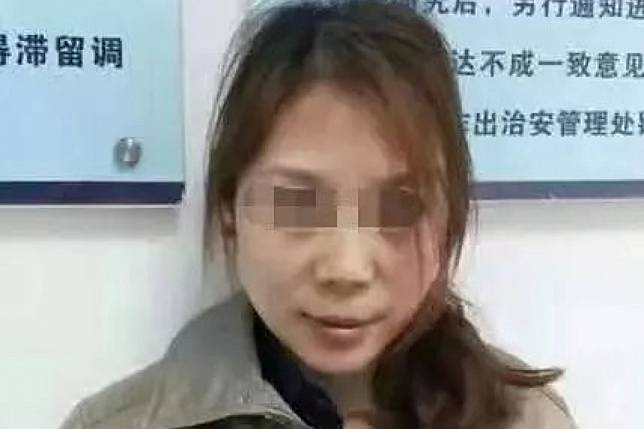 Lao Rongzhi was arrested the shopping centre where she worked as a watch seller. Photo: Weibo