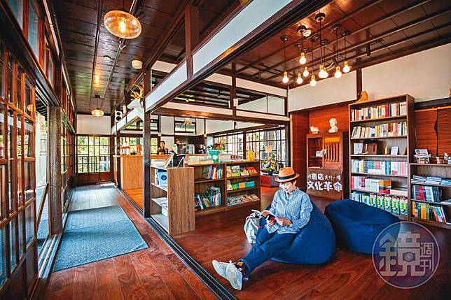 位於新竹公園麗池畔的書店，是閱樂繼松菸之後推出的第2間獨立書店。