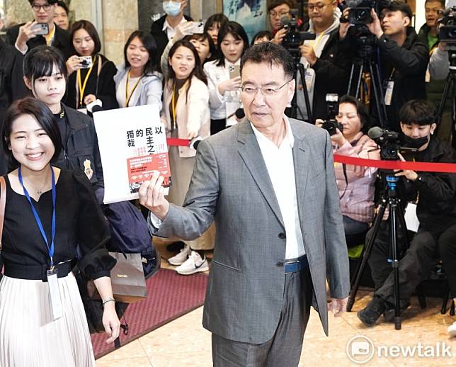 國民黨副總統候選人趙少康出席電視辯論會。 圖：張良一/攝