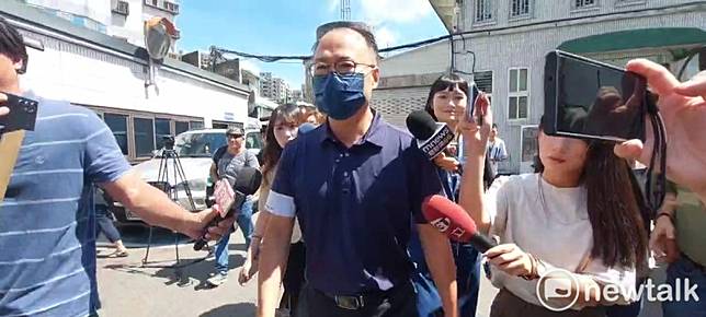 鄭文燦委任律施陳永來今早赴桃園看守所辦理律見。 圖：林昀真/攝