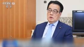 中日風暴源頭，央視專訪質詢日相的日本議員岡田克也。（圖／CCTV13）