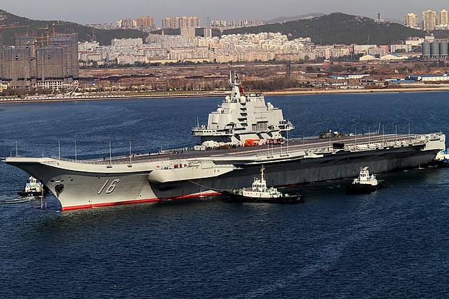共軍遼寧號航空母艦現身第二島鏈。（資料照，美聯社）