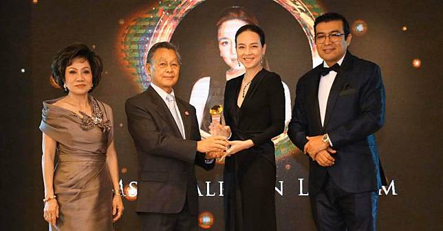 ‘มาดามแป้ง’ คว้าสตรีผู้ทรงอิทธิพลแห่งปี 2019 ในงาน Asia CEO Summit & Award Ceremony