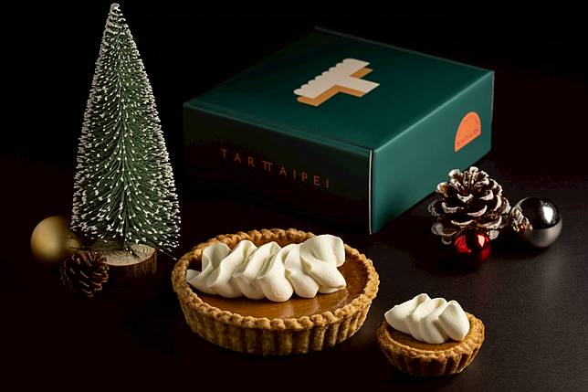 ▲TART TAIPEI聖誕限定南瓜塔，小塔售價每個78元，五吋塔480元、八吋塔1,080元，圖中為小塔及五吋塔。(圖/ TART TAIPEI)