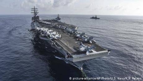 美國在亞太部署了兩艘航空母艦，其中一艘是雷根號，現正停泊在日本。