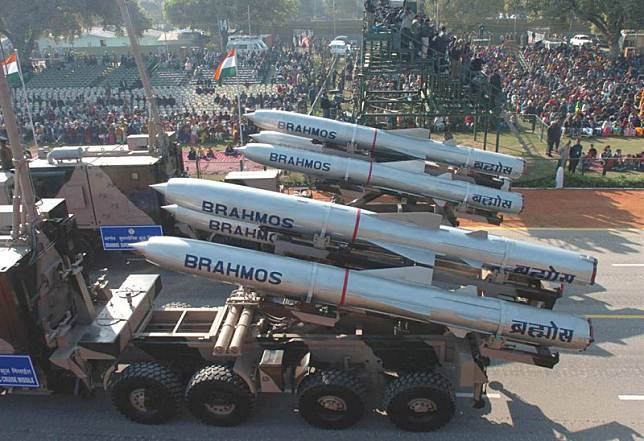 印度與俄羅斯聯合研製布拉莫斯 ( BrahMos ) 岸基超音速反艦巡弋飛彈。 圖：翻攝印度國防部 (資料照片)
