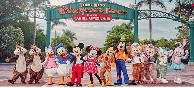 香港將應變級別提升為「緊急」，香港迪士尼今開園前臨時宣布暫停開放。（翻攝香港迪士尼官網）