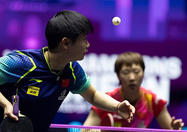 Sun Yingsha (L) serves the ball during the all-Chinese women's singles final against Wang Manyu at the 2024 WTT Champions Incheon 2024 in South Korea. 31, March 2024. (Photo by Jun Hyosang/Xinhua)