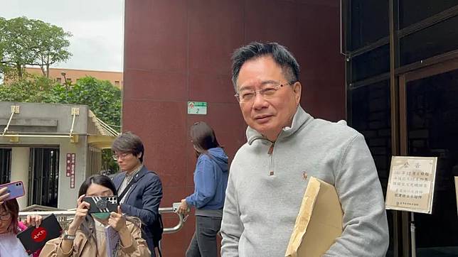 前立委蔡正元被金溥聰提告求償600萬元，雙方在庭上唇槍舌戰，蔡正元再批金溥聰忘恩負義、狼心狗肺，金則反擊思想陳腐。（圖／記者徐敏娟攝）