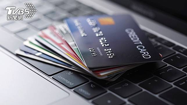 英國一名男子信用卡被盜刷，結果竊賊竟意外中了1.6億大獎。（示意圖／shutterstock達志影像）