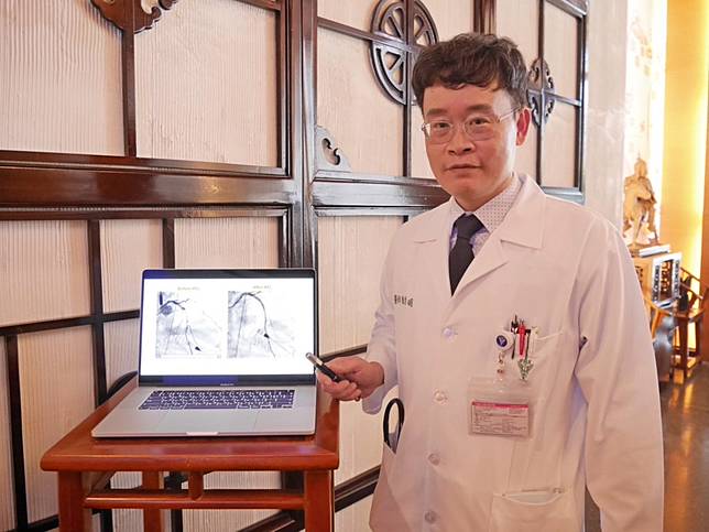 柳營奇美醫院心血管中心主任顧博明說明，經皮微型心室循環輔助器支持下，完成重度心臟衰竭病人的冠狀動脈震波碎石術。（院方提供）