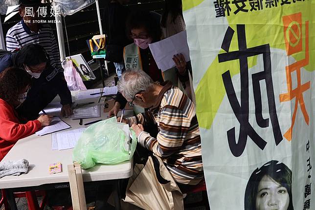 醫師沈政男表示，藍白不用理會賴政府與側翼了，只要把大罷免擋下來，接下來就沒戲唱了。（資料照，柯承惠攝）