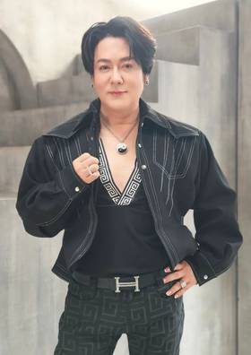 ไม่เคยบอกใคร! โก้ ธีรศักดิ์ เผยเคยคบพระเอกดัง รักมากแต่ต้องปล่อยมือ | News In Thailand | LINE TODAY