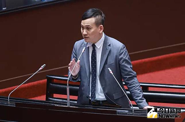 ▲國民黨立委葉元之提出提高行政津貼來提高老師兼任行政職的誘因。（圖／記者葉政勳攝 , 2025.04.15）