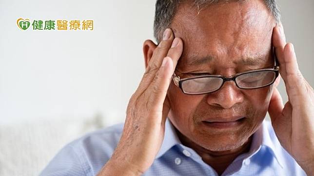 慢性淋巴性白血病，生長速度比較和緩，常見於台灣60歲以上中高齡族群、甚至在65歲以後