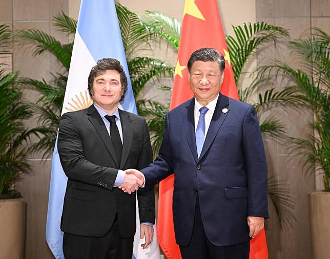 Chinese President Xi Jinping meets with Argentine President Javier Milei on the sidelines of the G20 Leaders' Summit in Rio de Janeiro, Brazil, Nov. 19, 2024. (Xinhua/Zhang Ling)