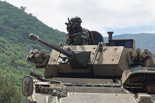 ▲30公厘雲豹甲車使用美製MK44鏈砲，可發射穿甲彈貫穿5公分厚均值的鋼板。（圖／記者呂炯昌攝, 2019.5.29）