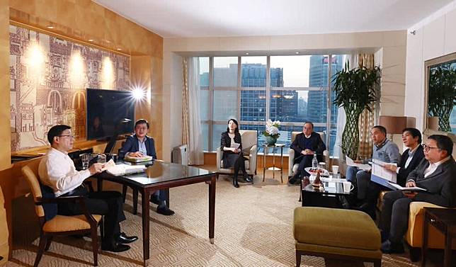 兩會2023｜李家超繼續訪京行程拜訪財政部   稱就關心議題交流意見