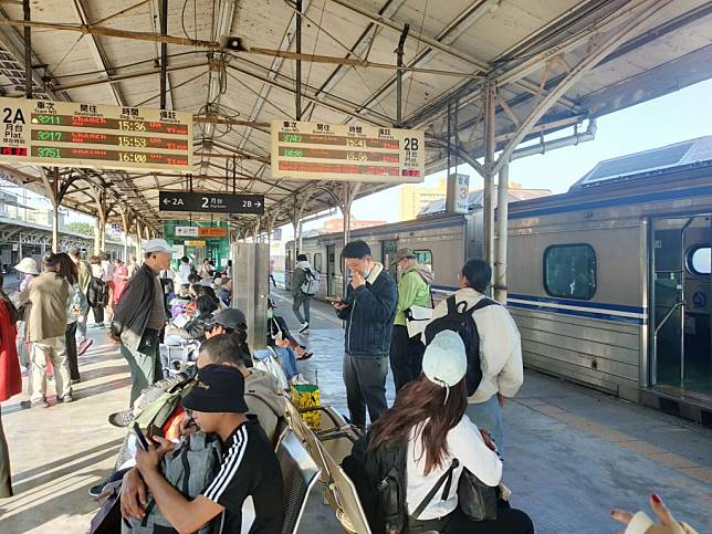 台南火車站營運傲人，居全國站點第四名，而沙崙支線更超過許多觀光支線，躍升為第二名。（記者林雪娟攝）