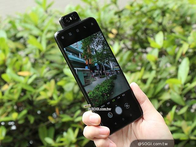 華碩ZenFone 7傳延續翻轉相機設計 Pro版可能同步亮相