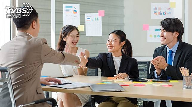 天官星照耀，4生肖有穩定上升的事業運勢。（示意圖／shutterstock達志影像）