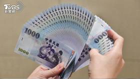 有台電員工認為補貼台電1千億不如普發現金1萬元。（示意圖／TVBS資料照）