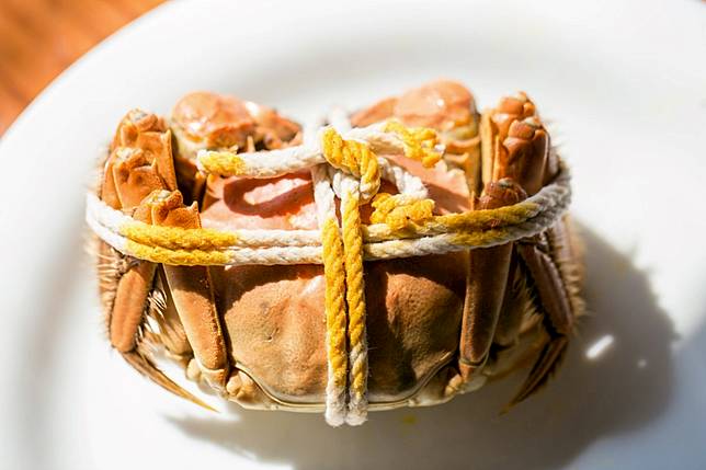 ▲台灣在地生產的大閘蟹，一點也不輸陽澄湖大閘蟹啊！（圖/奧丁丁市集）