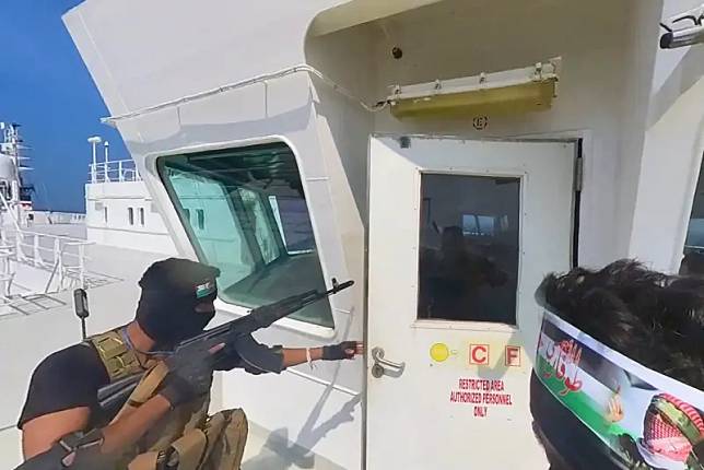 ▲葉門叛軍「胡塞組織」（Houthi，青年運動）近期頻頻在紅海襲擊船隻，形成牽連全球航運的紅海危機。（圖／美聯社／達志影像）
