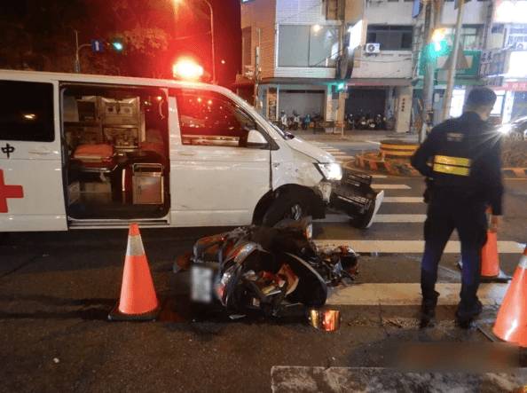 台中市今年3月間發生救護車撞死男大生意外。（翻攝畫面）