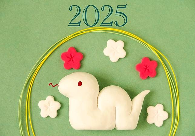 ปี 2025 จะเป็นปีแบบไหน? จุดเด่นหรือลักษณะเฉพาะของคนเกิดปีมะเส็งในมุมมองญี่ปุ่นคือ?