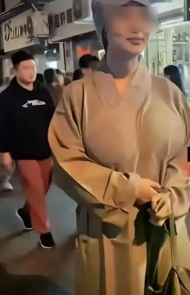 อดีตแม่ชีหุ่นเซ็กซี่ ชาวเน็ตตาค้าง