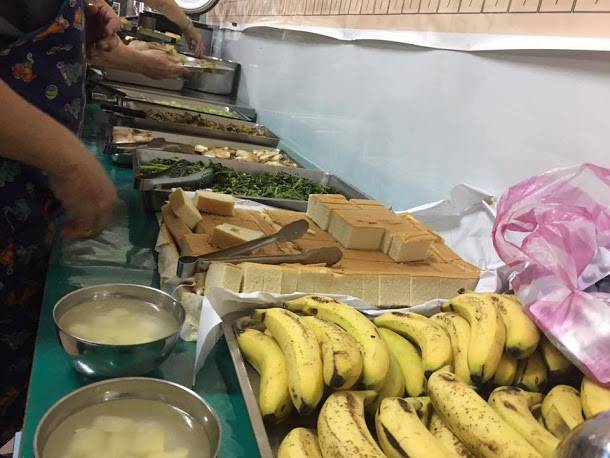  世大運選手村餐廳剩食不浪費，分送至社福團體。   圖：翻攝許立民臉書 