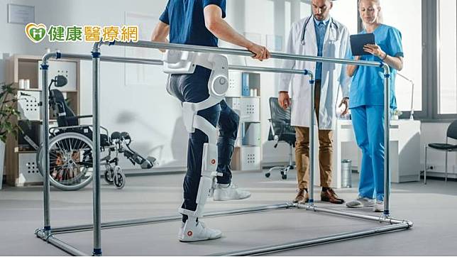 利用高科技智能上肢與下肢訓練機器人，及早介入，可以幫助失能患者儘快恢復，重拾日常生活功能及自我肯定，在安全的前提下，提升患者的復健成效與生活品質。