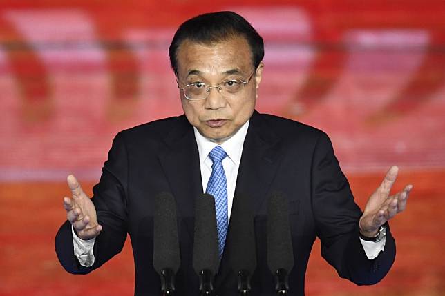 China's Premier Li Keqiang has signalled Beijing’s concerns in remarks to five provincial governors that local officials must make growth a priority. Photo: EPA-EFE